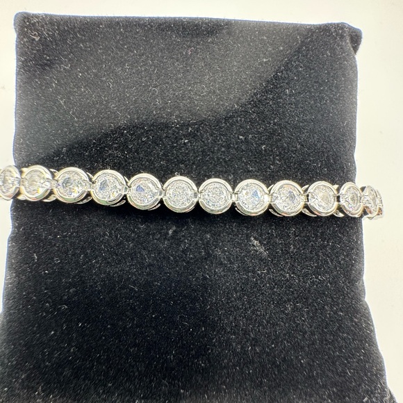 Neiman Marcus Jewelry - 8ct Bezel Tennis Bracelet